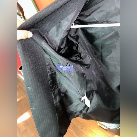 Arrow Set of Matching Blazer and Dress Pants from Macy (cover included) - Picture 3 of 6